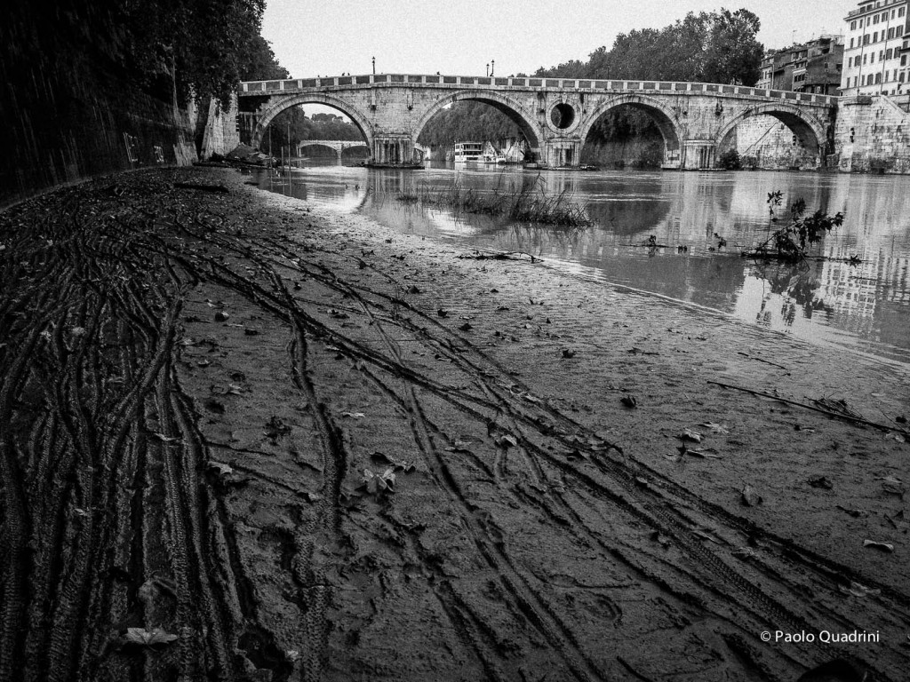 Roma-Lungotevere dopo piena del Fiume Tevere